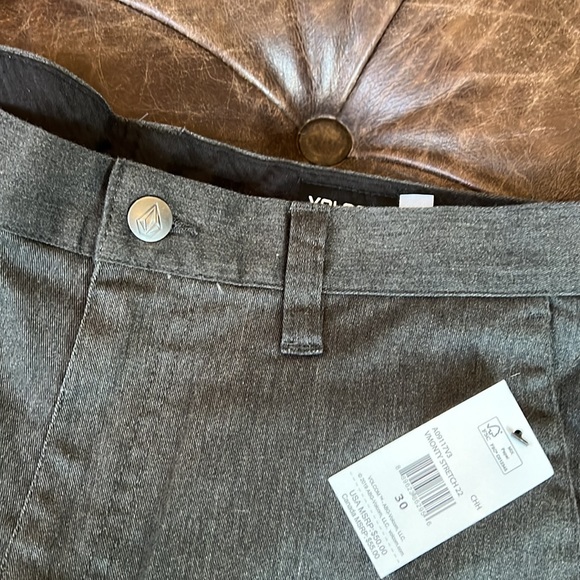 Volcom - Picture 3 of 6